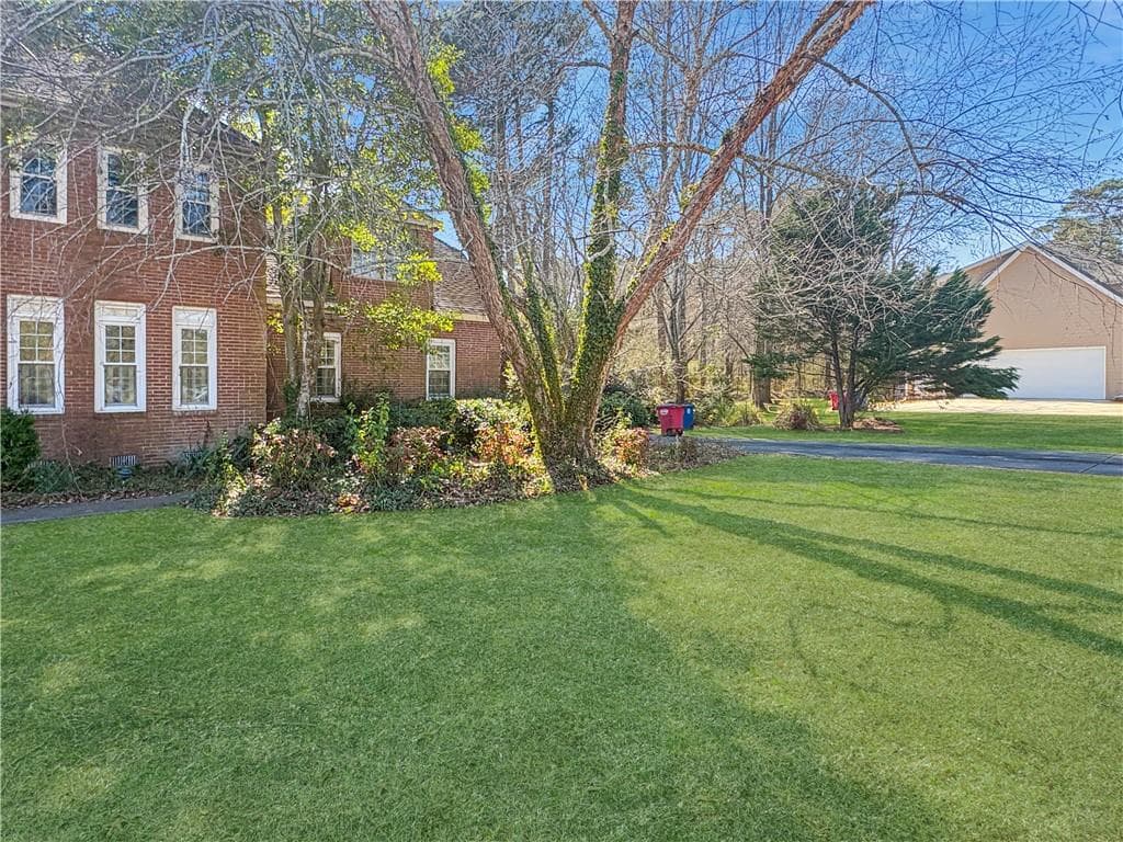 4 bedroom, 5 bathroom, 3,268 sq ft single family residence under contract at 118 Ashford Park, Macon, GA 31210 — photo 3