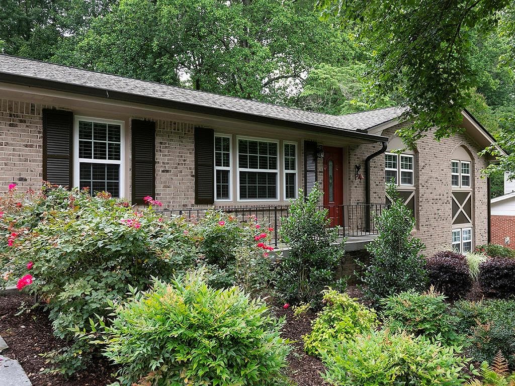 3 bedroom, 2 bathroom, 2,449 sq ft single family residence for sale at 226 King David Drive, Lilburn, GA 30047 — photo 3