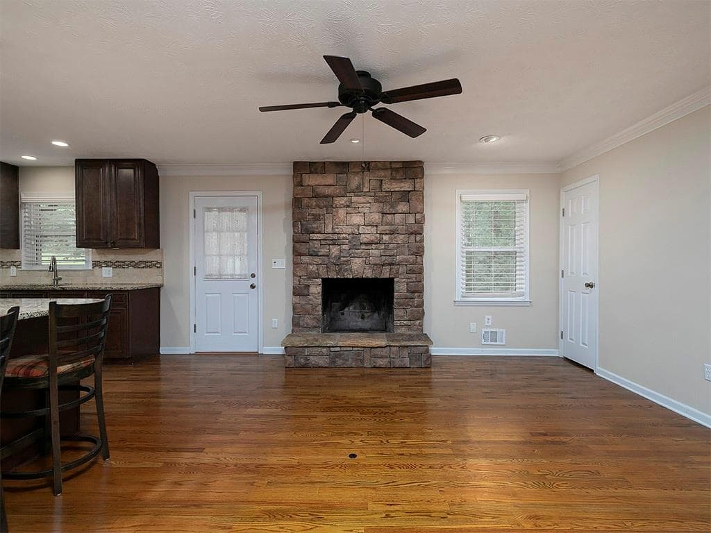 3 bedroom, 2 bathroom, 2,449 sq ft single family residence for sale at 226 King David Drive, Lilburn, GA 30047 — photo 8