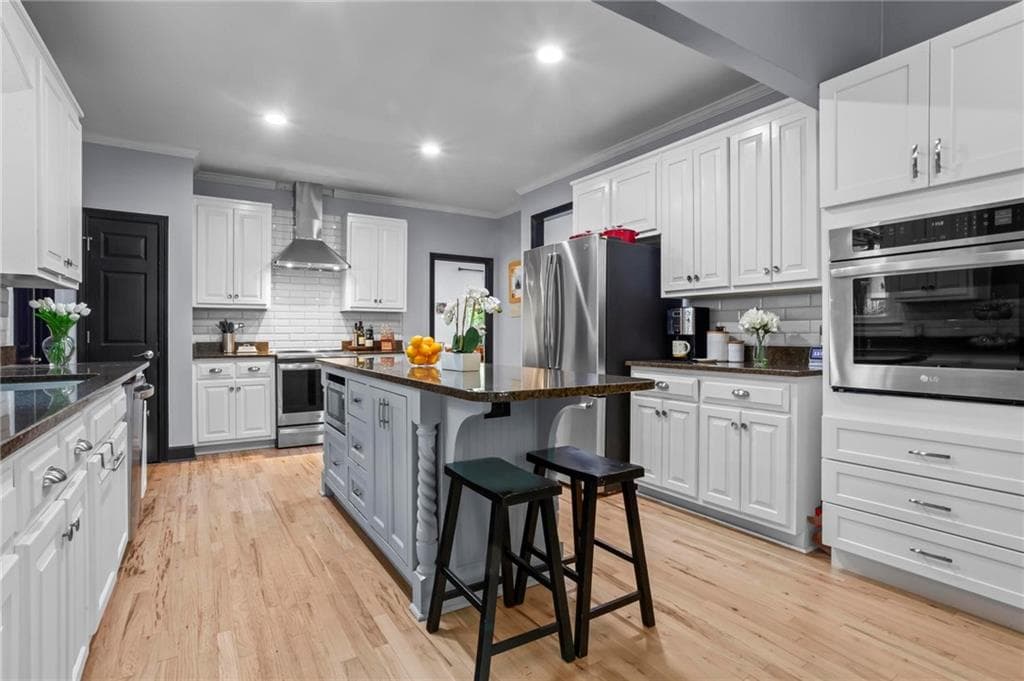 5 bedroom, 5 bathroom, 4,100 sq ft single family residence for sale at 2598 Cricket Court, Marietta, GA 30064 — photo 3