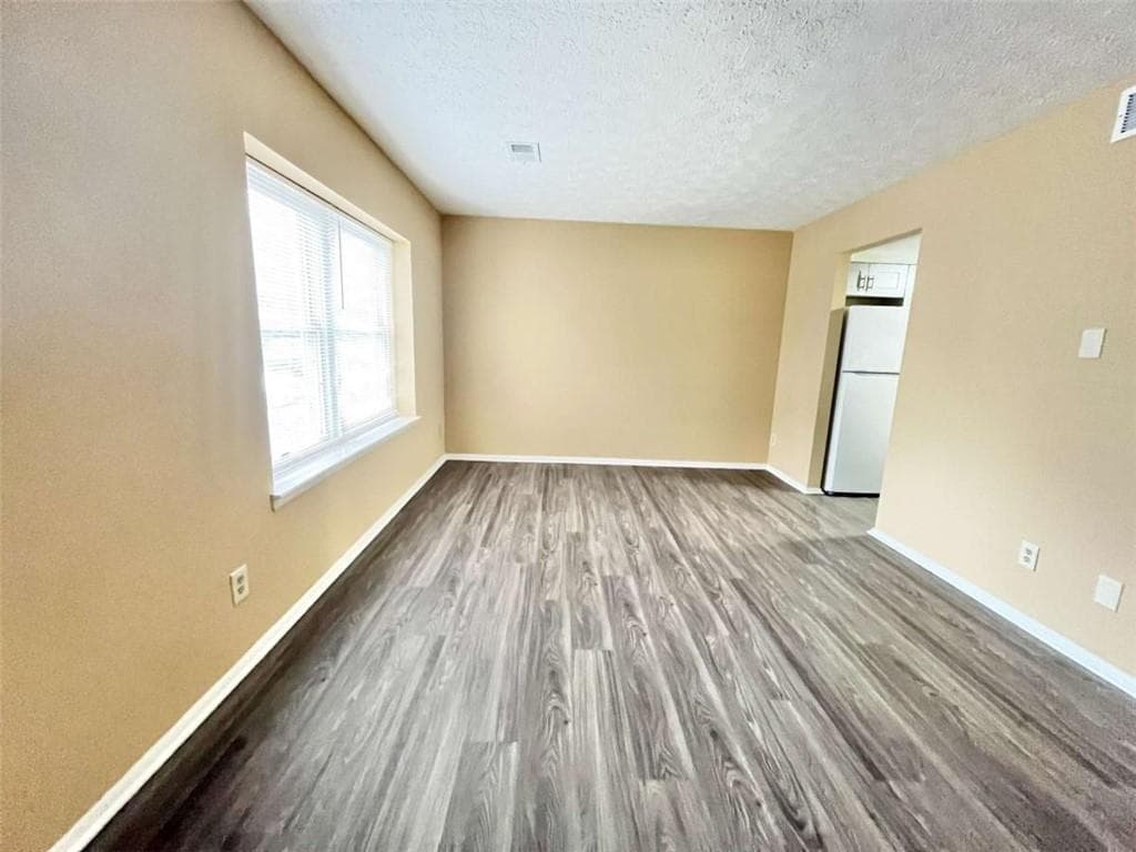 2 bedroom, 3 bathroom, 1,240 sq ft single family residence for rent at 6418 Meadow Rue Drive, Peachtree Corners, GA 30092 for $1,799 a month — photo 3
