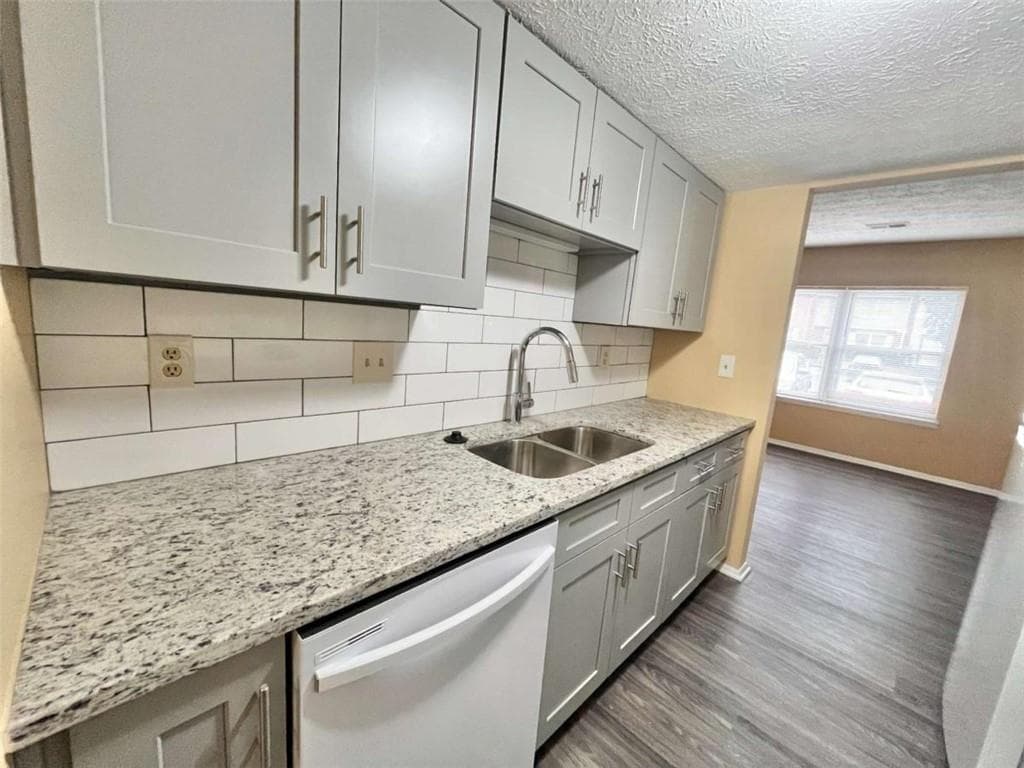 2 bedroom, 3 bathroom, 1,240 sq ft single family residence for rent at 6418 Meadow Rue Drive, Peachtree Corners, GA 30092 for $1,799 a month — photo 9