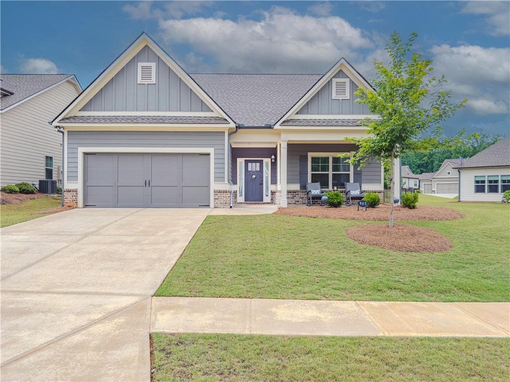 2 bedroom, 2 bathroom, 1,686 sq ft single family residence for sale at 945 High Shoal Drive, Monroe, GA 30655