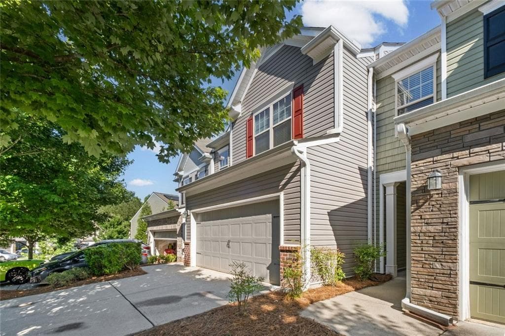 4 bedroom, 3 bathroom, 2,417 sq ft townhouse for sale at 1357 Brookmere Way, Cumming, GA 30040 — photo 3