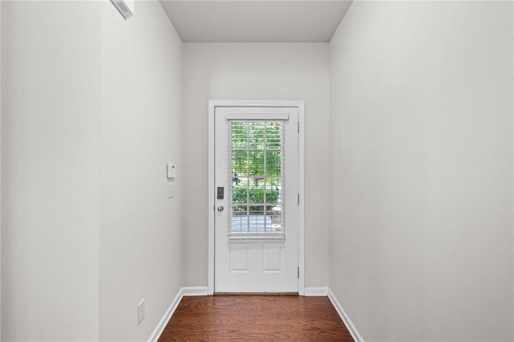 4 bedroom, 3 bathroom, 2,417 sq ft townhouse for sale at 1357 Brookmere Way, Cumming, GA 30040 — photo 5