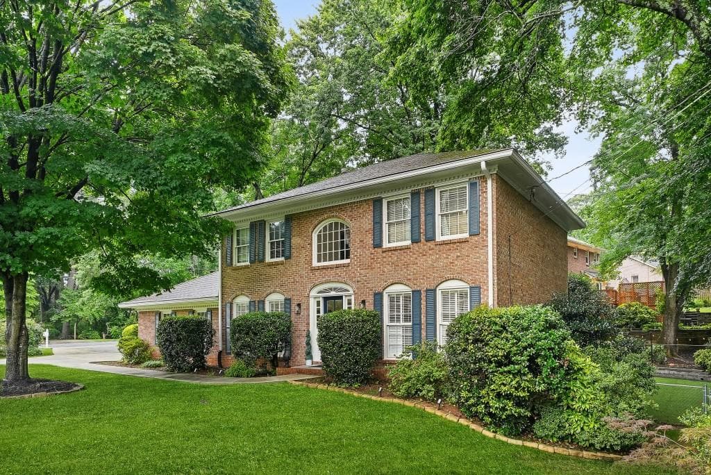 3 bedroom, 3 bathroom, 2,704 sq ft single family residence for sale at 4211 Gladney Drive, Atlanta, GA 30340 — photo 3