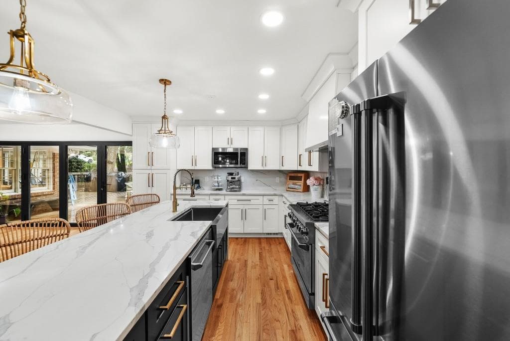 3 bedroom, 3 bathroom, 2,704 sq ft single family residence for sale at 4211 Gladney Drive, Atlanta, GA 30340 — photo 8