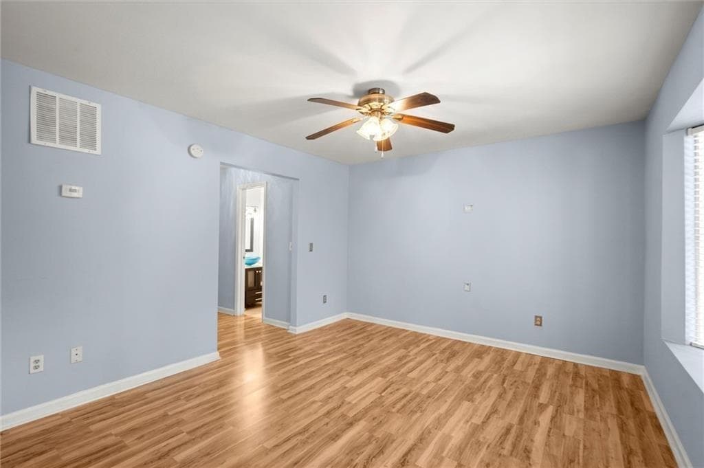 2 bedroom, 2 bathroom, 1,254 sq ft townhouse for rent at 164 Oxbo Road, Roswell, GA 30075 for $2,000 a month — photo 7