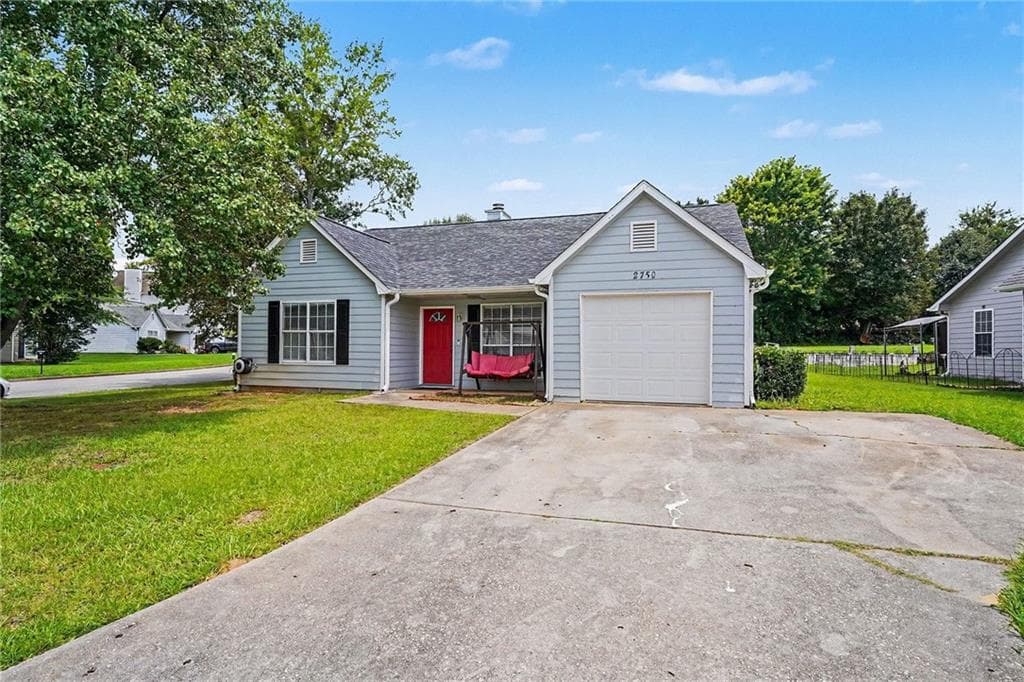 3 bedroom, 2 bathroom, 1,300 sq ft single family residence under contract at 2750 Mill Lake Way, Morrow, GA 30260 — photo 2