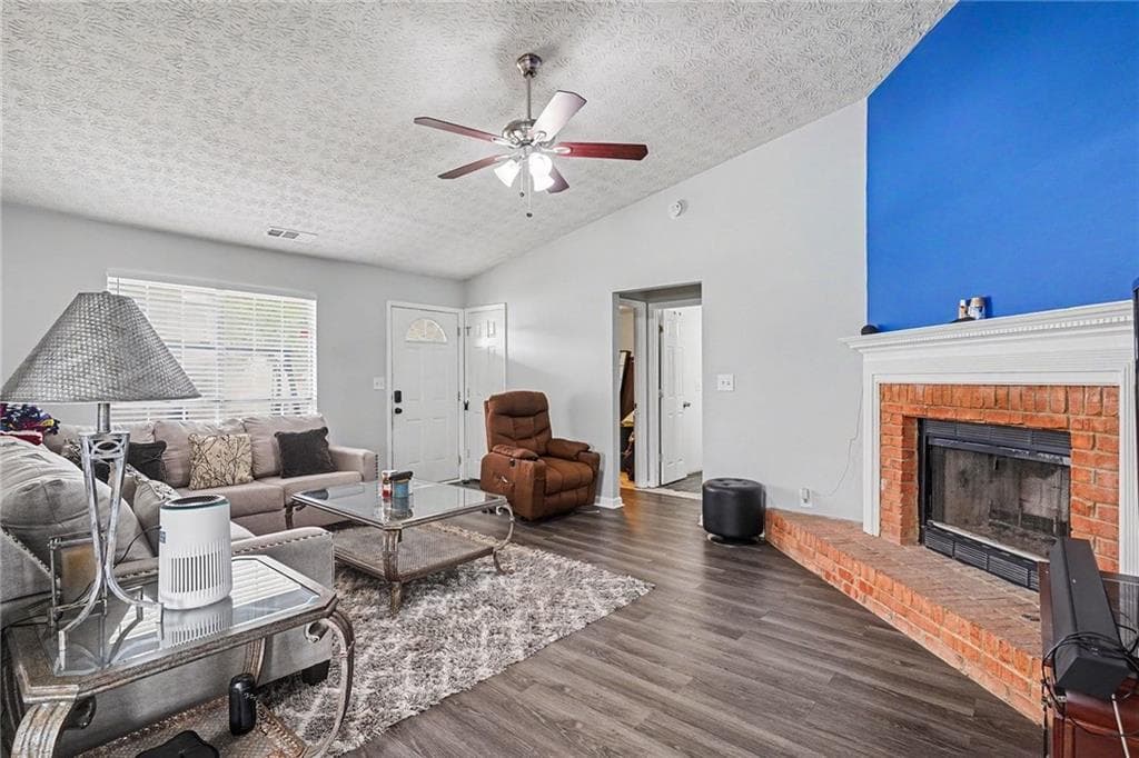 3 bedroom, 2 bathroom, 1,300 sq ft single family residence under contract at 2750 Mill Lake Way, Morrow, GA 30260 — photo 3