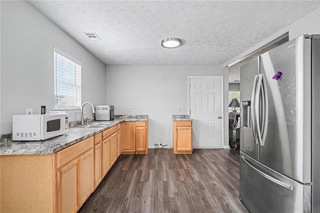 3 bedroom, 2 bathroom, 1,300 sq ft single family residence under contract at 2750 Mill Lake Way, Morrow, GA 30260 — photo 7