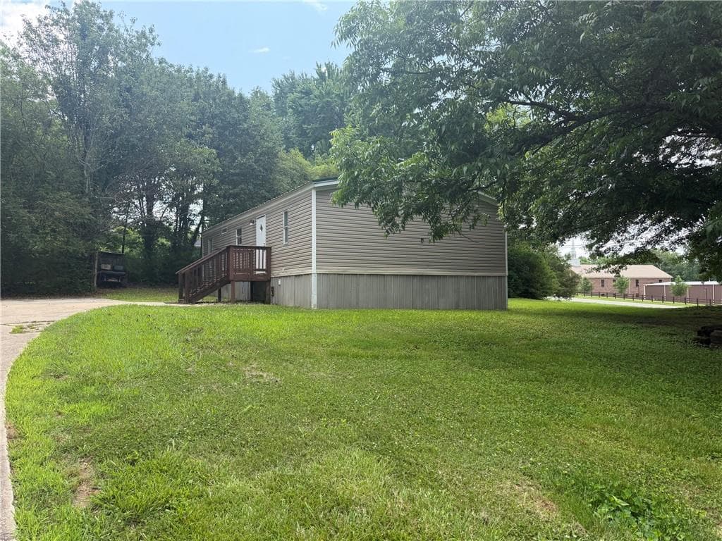 3 bedroom, 2 bathroom, 1,152 sq ft single family residence under contract at 4128 Price Road, Gainesville, GA 30506 — photo 4