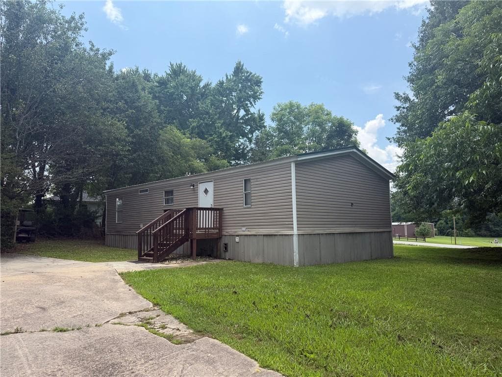 3 bedroom, 2 bathroom, 1,152 sq ft single family residence under contract at 4128 Price Road, Gainesville, GA 30506 — photo 6