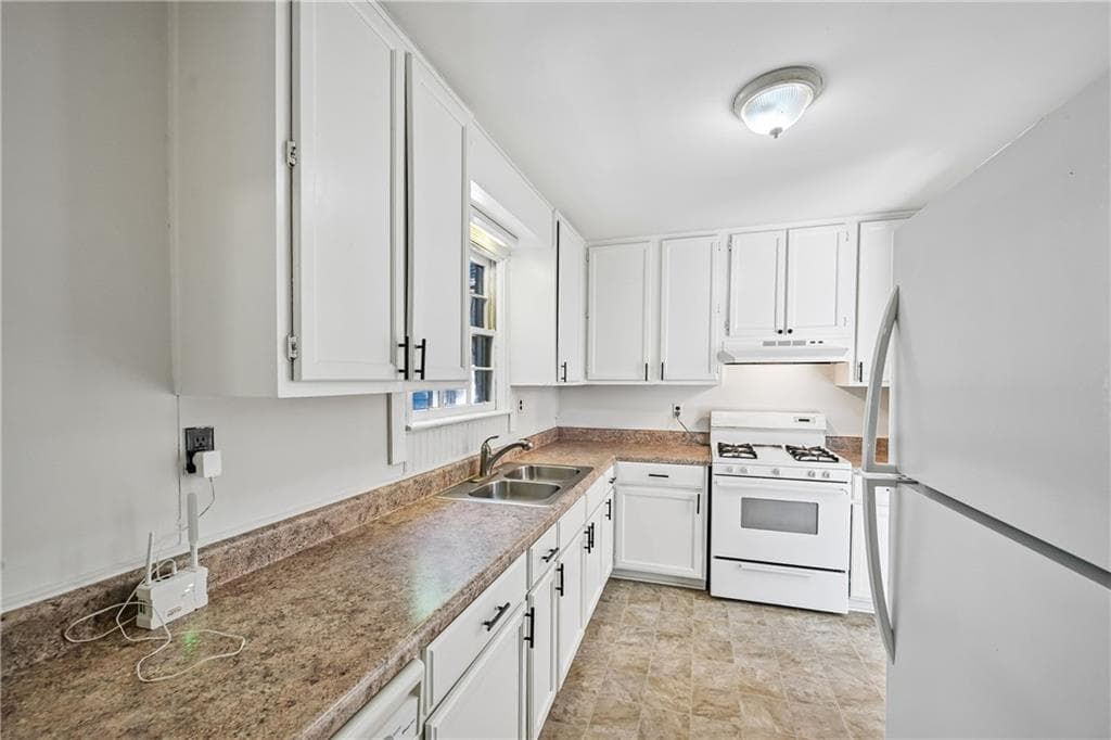 3 bedroom, 2 bathroom, 1,580 sq ft single family residence for sale at 523 Ashburton Avenue, Decatur, GA 30032 — photo 8