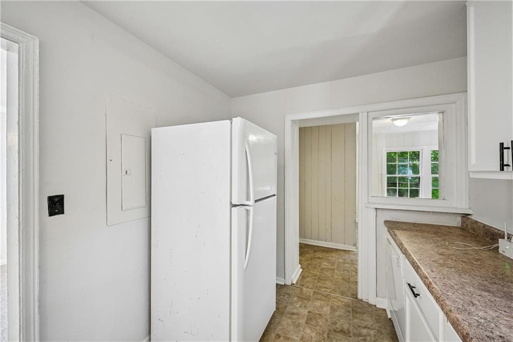 3 bedroom, 2 bathroom, 1,580 sq ft single family residence for sale at 523 Ashburton Avenue, Decatur, GA 30032 — photo 10