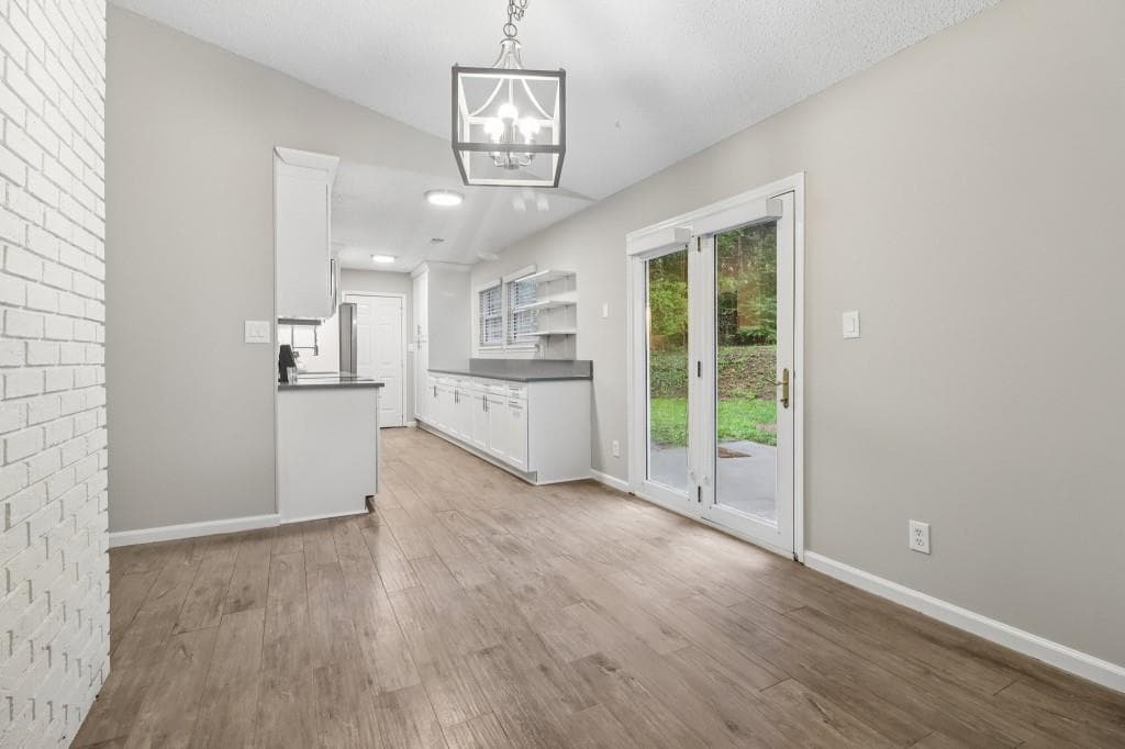 3 bedroom, 2 bathroom, 1,305 sq ft single family residence under contract at 923 Bay Berry Lane, Lawrenceville, GA 30043 — photo 8