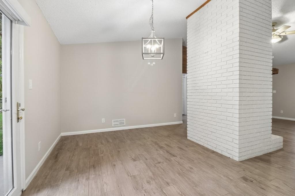 3 bedroom, 2 bathroom, 1,305 sq ft single family residence under contract at 923 Bay Berry Lane, Lawrenceville, GA 30043 — photo 10