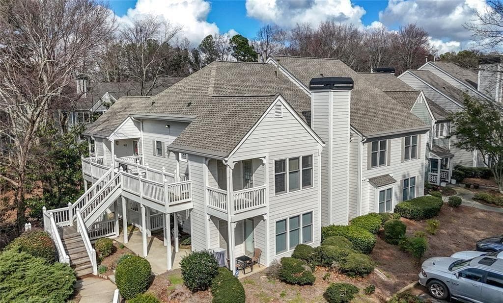 2 bedroom, 2 bathroom, 1,440 sq ft condominium sold at 909 Hollyfax Circle, Atlanta, GA 30328