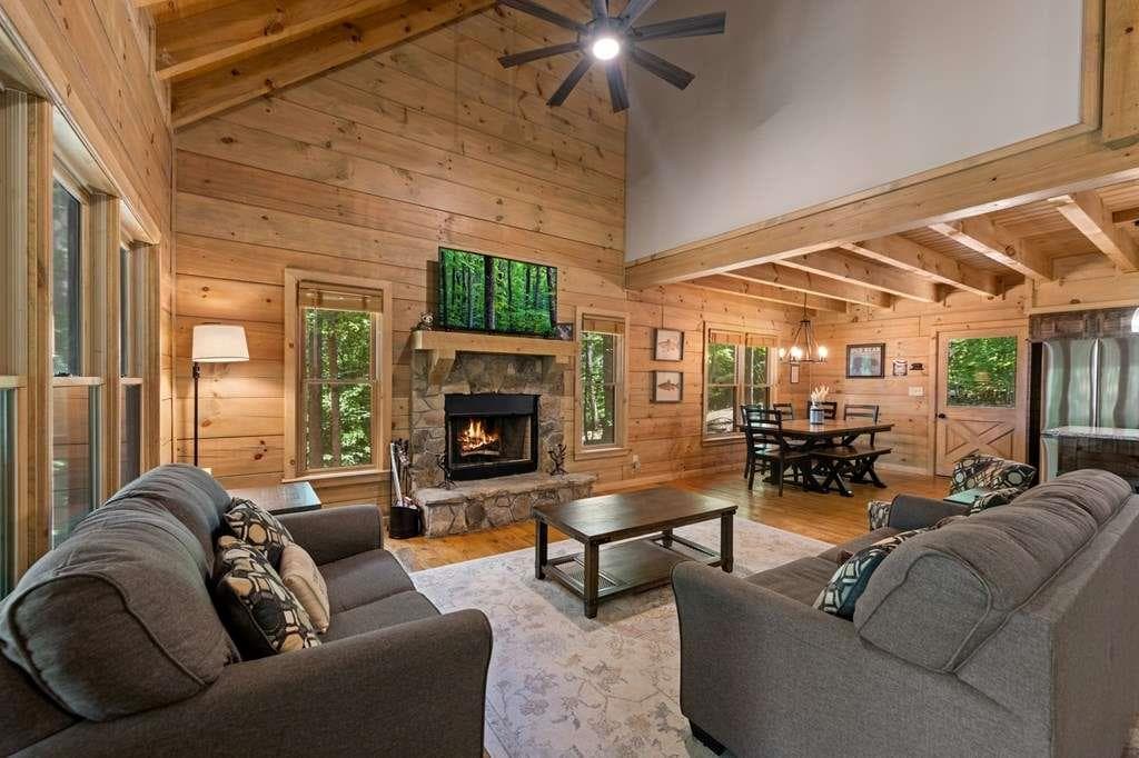 4 bedroom, 4 bathroom, 2,500 sq ft single family residence for sale at 391 Little Bushy Head Road, Blue Ridge, GA 30513 — photo 5