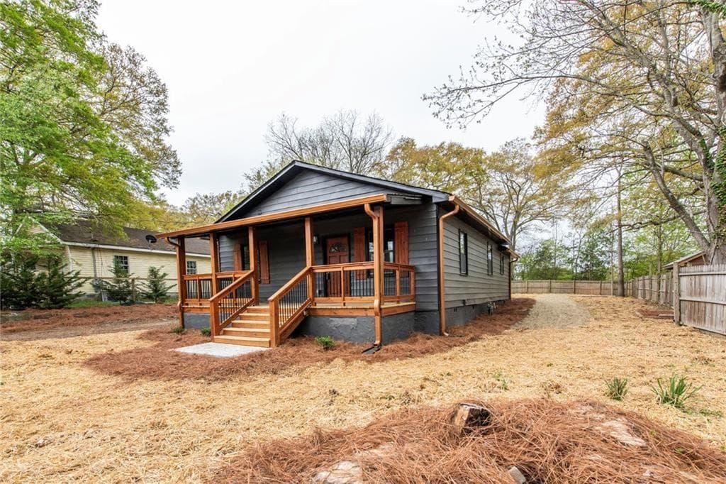 3 bedroom, 2 bathroom, 1,352 sq ft single family residence under contract at 520 Pate Drive, Villa Rica, GA 30180 — photo 2