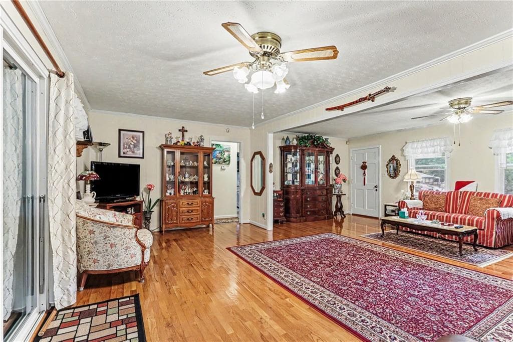 3 bedroom, 2 bathroom, 1,589 sq ft single family residence for sale at 3418 Lake Drive, Lawrenceville, GA 30044 — photo 8
