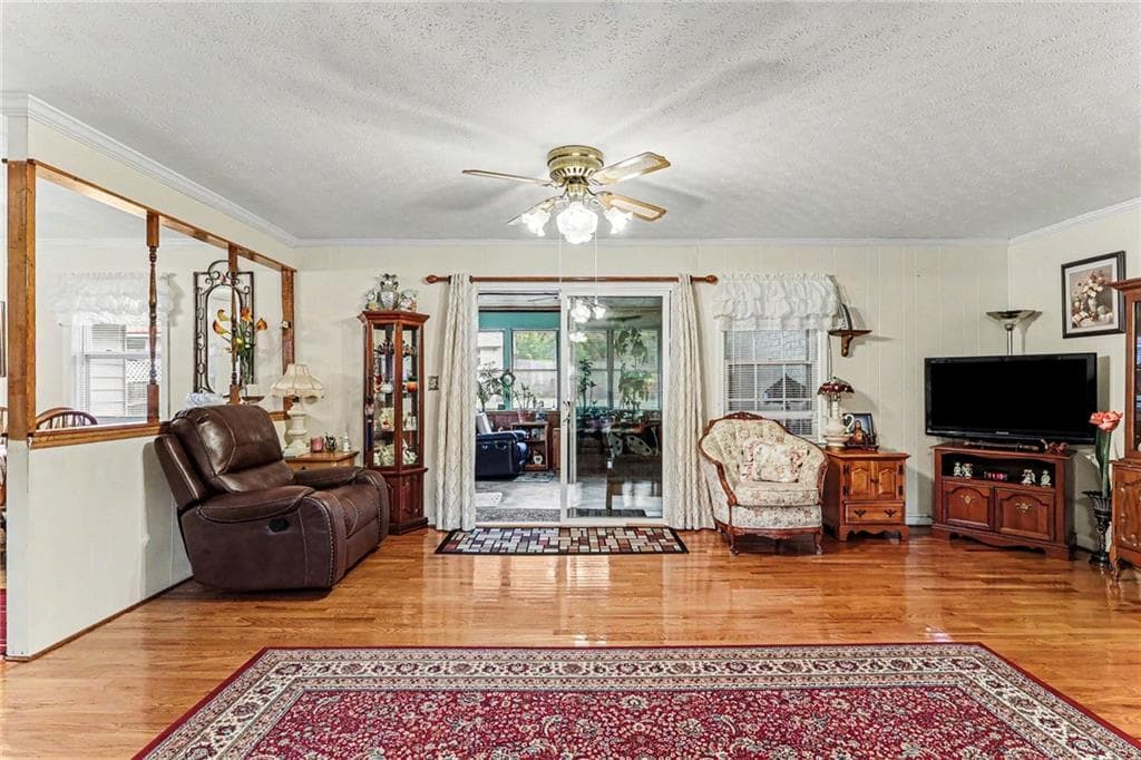 3 bedroom, 2 bathroom, 1,589 sq ft single family residence for sale at 3418 Lake Drive, Lawrenceville, GA 30044 — photo 5