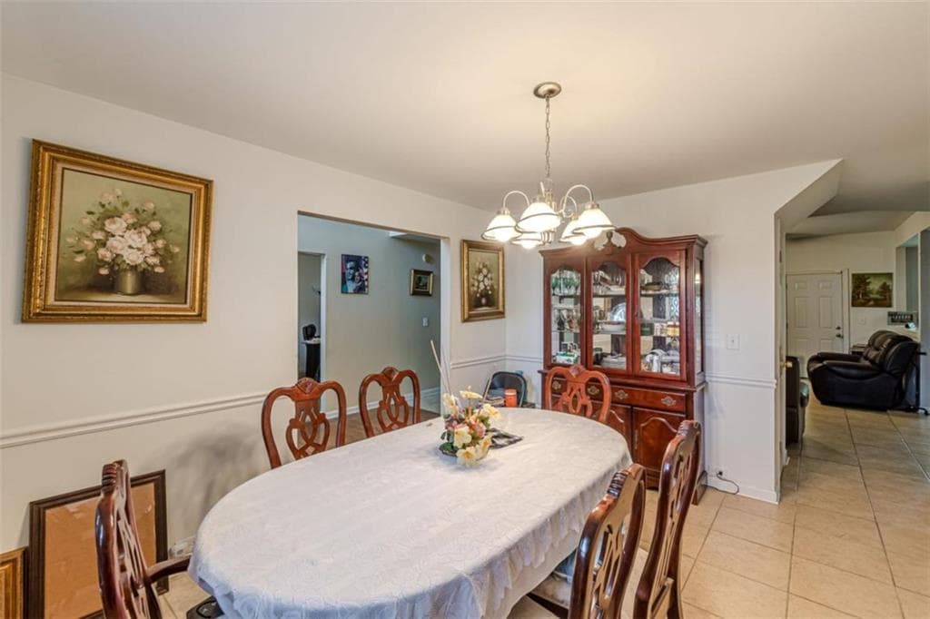 5 bedroom, 3 bathroom, 2,992 sq ft single family residence for sale at 11645 Kades Trail, Hampton, GA 30228 — photo 6