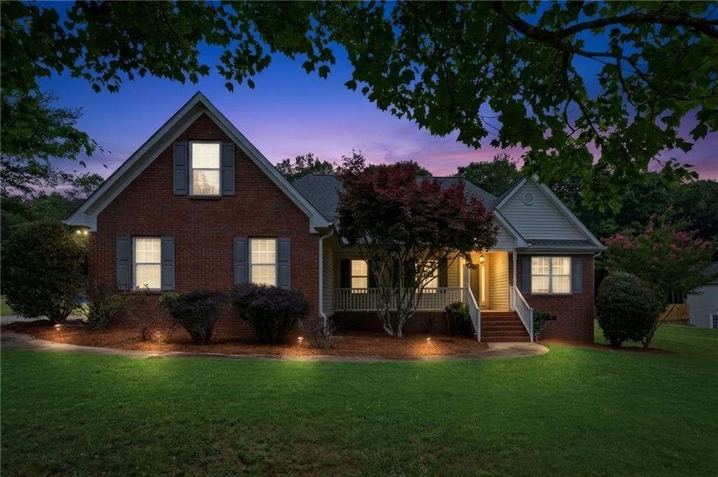 4 bedroom, 3 bathroom, 2,021 sq ft single family residence for sale at 115 Sweetwater, Social Circle, GA 30025 — photo 2