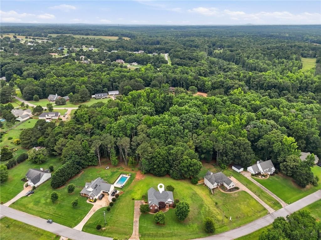 4 bedroom, 3 bathroom, 2,021 sq ft single family residence for sale at 115 Sweetwater, Social Circle, GA 30025 — photo 3