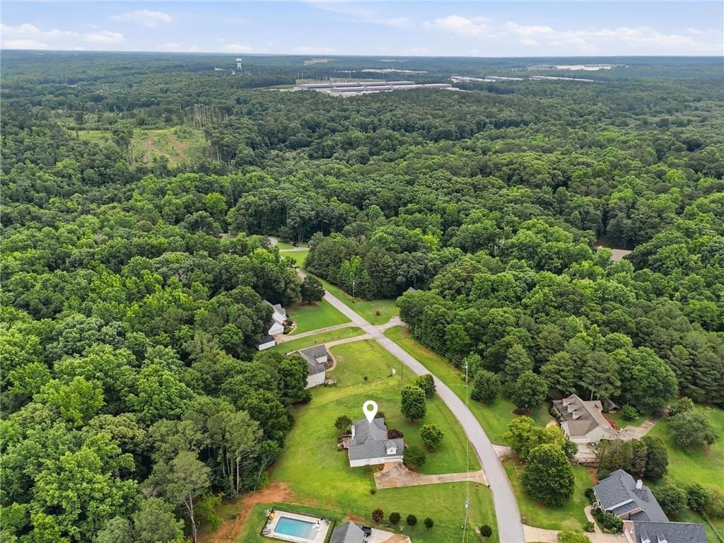 4 bedroom, 3 bathroom, 2,021 sq ft single family residence for sale at 115 Sweetwater, Social Circle, GA 30025 — photo 4