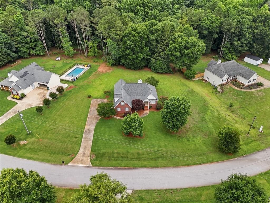 4 bedroom, 3 bathroom, 2,021 sq ft single family residence for sale at 115 Sweetwater, Social Circle, GA 30025 — photo 5