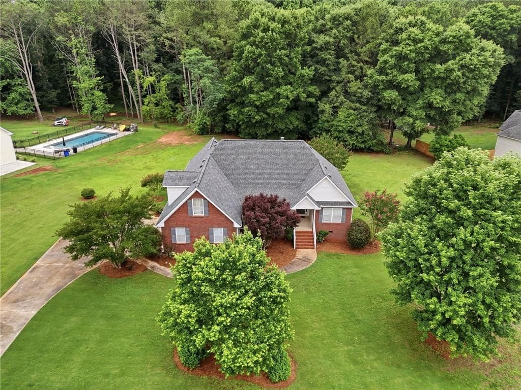 4 bedroom, 3 bathroom, 2,021 sq ft single family residence for sale at 115 Sweetwater, Social Circle, GA 30025 — photo 6