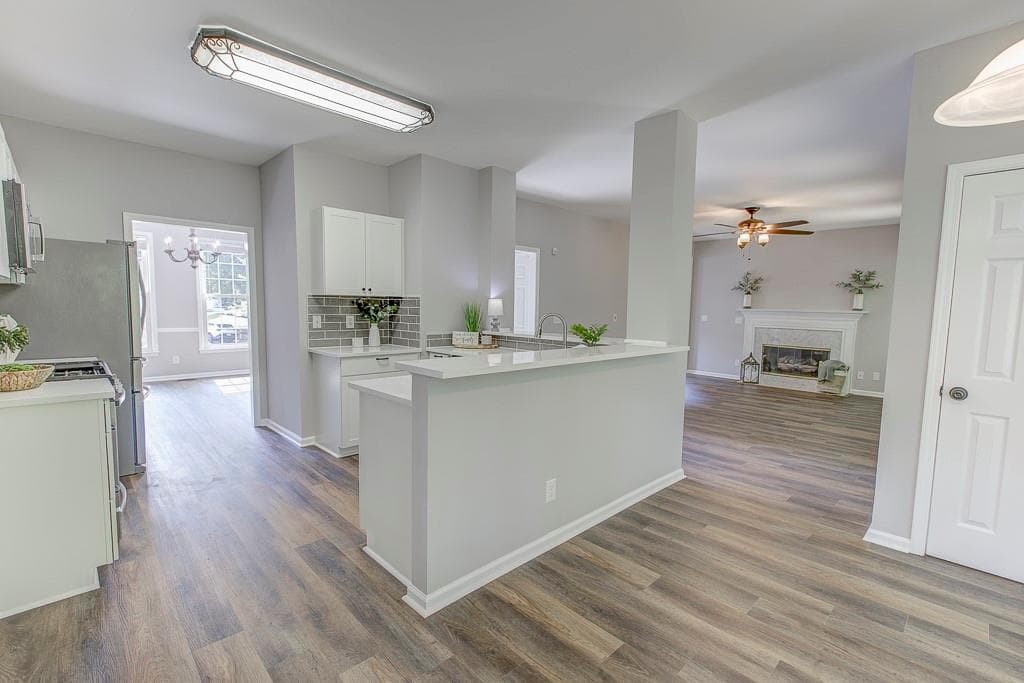 4 bedroom, 3 bathroom, 2,456 sq ft single family residence for sale at 4520 Wexford Court, Cumming, GA 30040 — photo 3