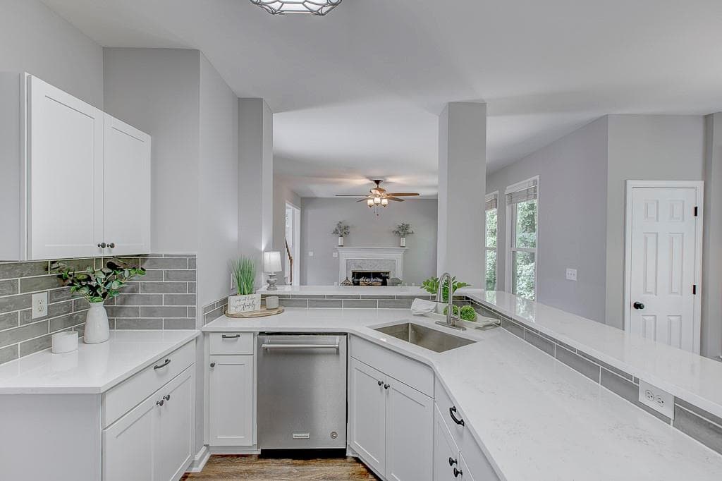 4 bedroom, 3 bathroom, 2,456 sq ft single family residence for sale at 4520 Wexford Court, Cumming, GA 30040 — photo 7