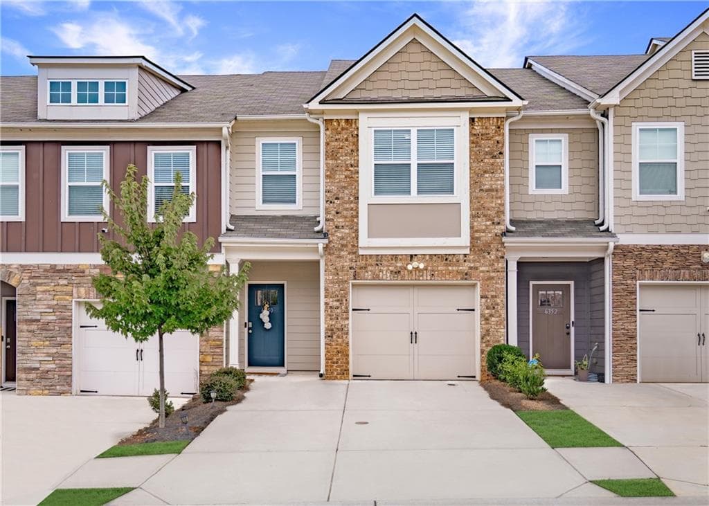 3 bedroom, 3 bathroom, 1,611 sq ft townhouse for sale at 6350 Princeton Ridge Drive, Lithonia, GA 30058