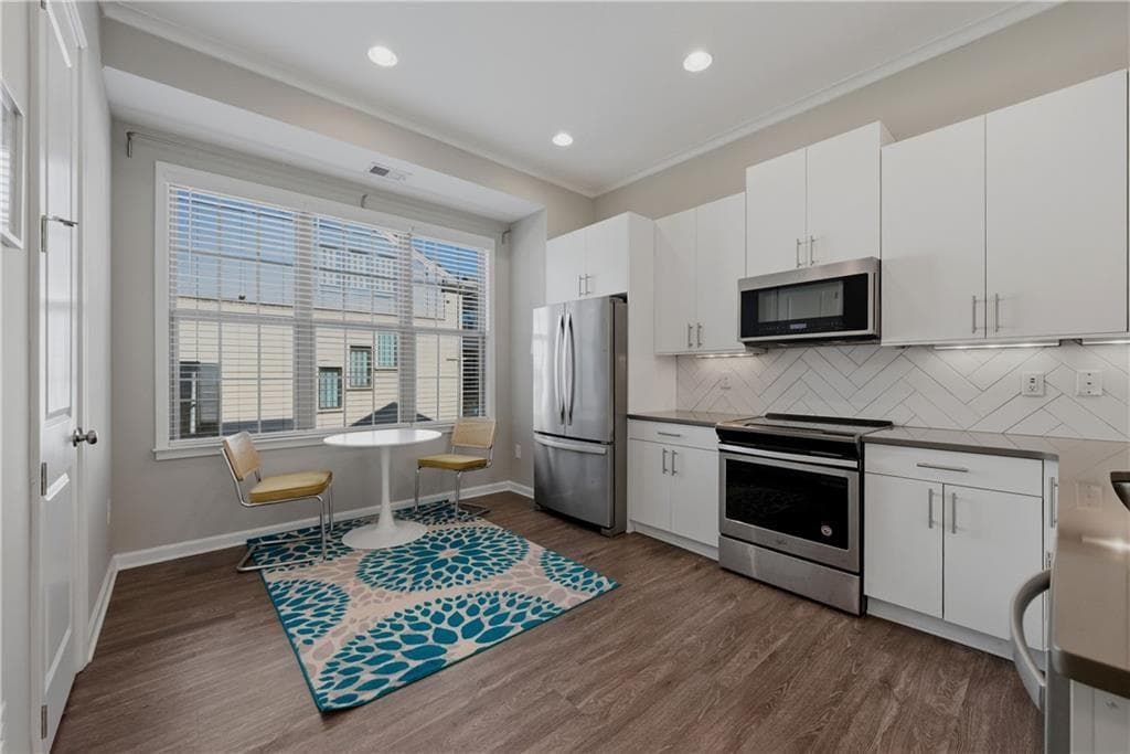 2 bedroom, 3 bathroom, 1,300 sq ft townhouse for sale at 633 Broadview Place, Atlanta, GA 30324 — photo 7