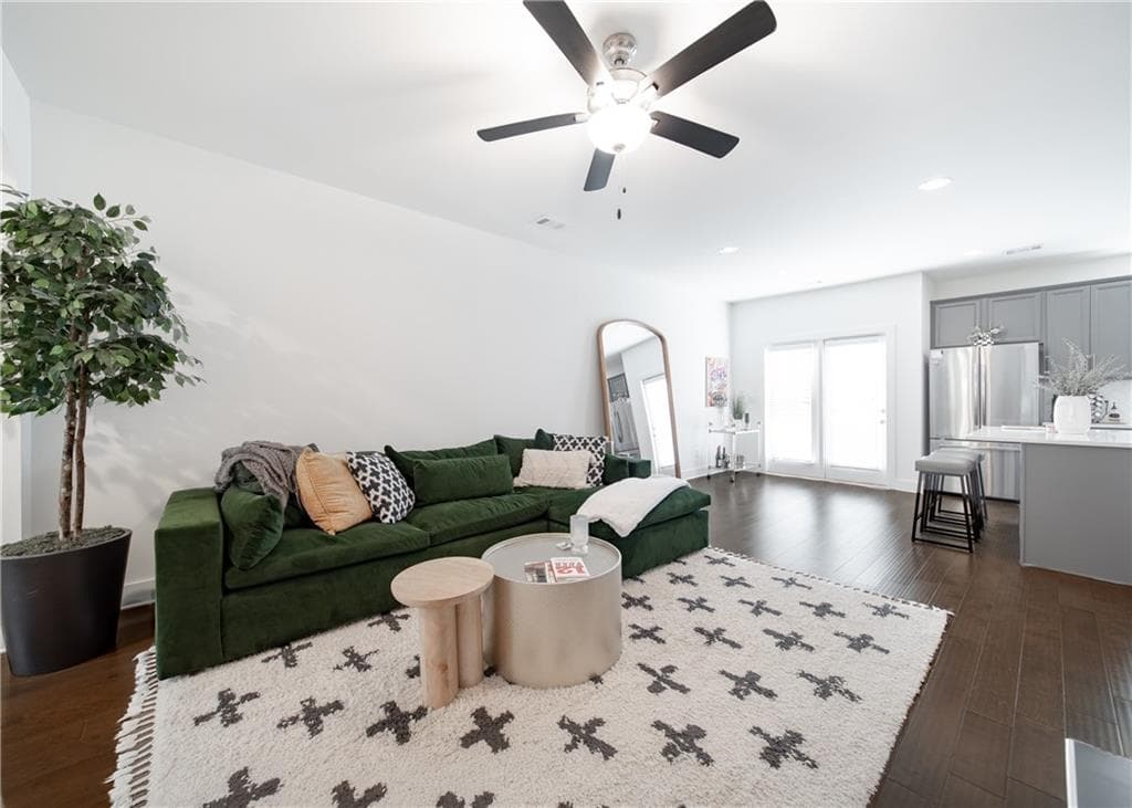 3 bedroom, 3 bathroom, 1,611 sq ft townhouse for sale at 6350 Princeton Ridge Drive, Lithonia, GA 30058 — photo 7