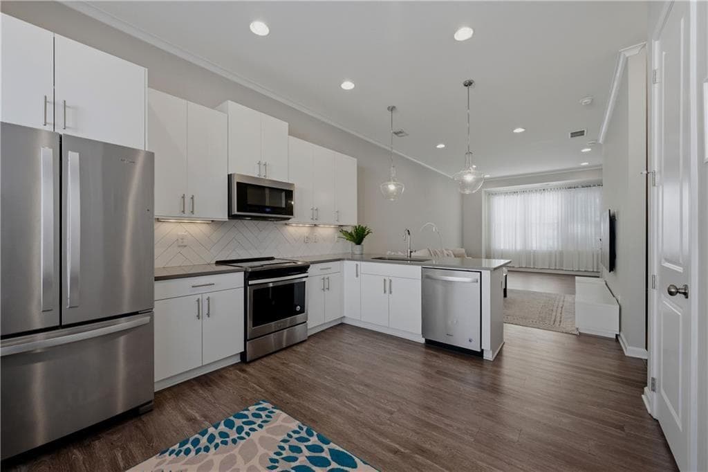 2 bedroom, 3 bathroom, 1,300 sq ft townhouse for sale at 633 Broadview Place, Atlanta, GA 30324 — photo 9