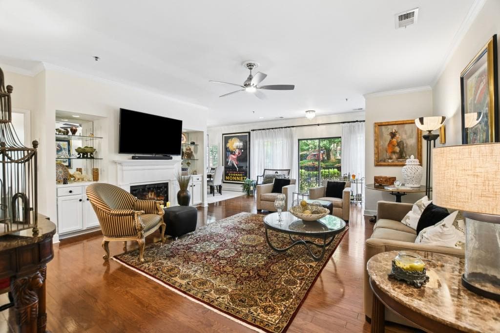 2 bedroom, 3 bathroom, 1,720 sq ft condominium for sale at 2921 Lenox Road 103, Atlanta, GA 30324 — photo 1 of 37