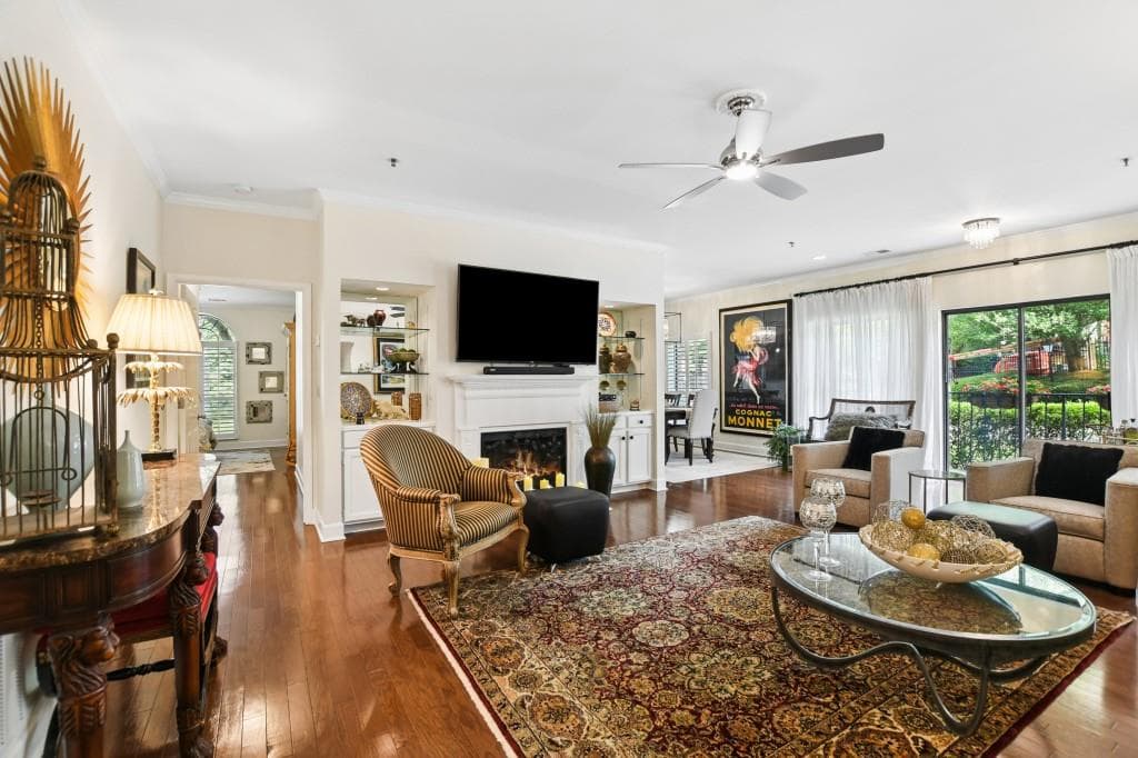 2 bedroom, 3 bathroom, 1,720 sq ft condominium for sale at 2921 Lenox Road 103, Atlanta, GA 30324 — photo 2