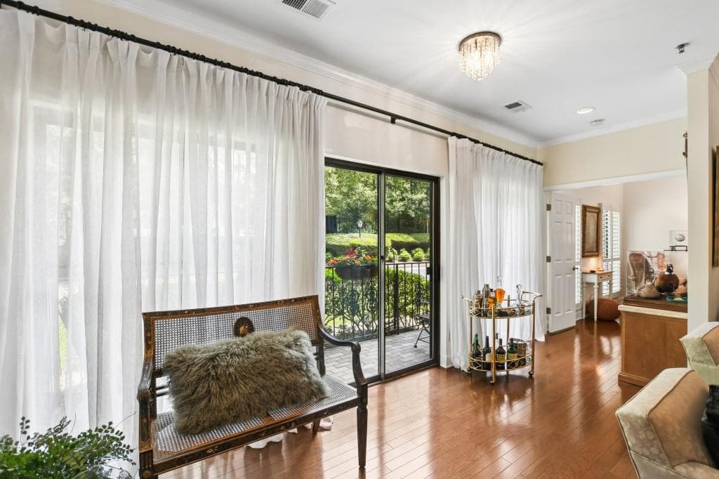 2 bedroom, 3 bathroom, 1,720 sq ft condominium for sale at 2921 Lenox Road 103, Atlanta, GA 30324 — photo 8