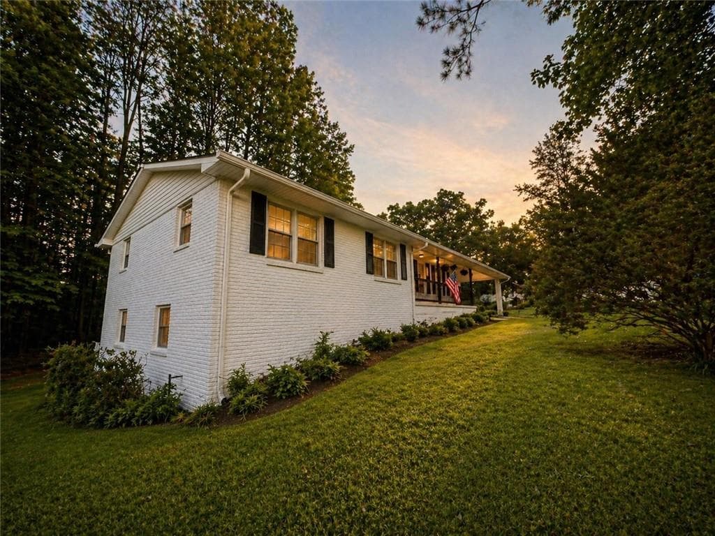 3 bedroom, 2 bathroom single family residence for rent at 640 Smithstone Road, Marietta, GA 30067 for $2,950 a month — photo 2
