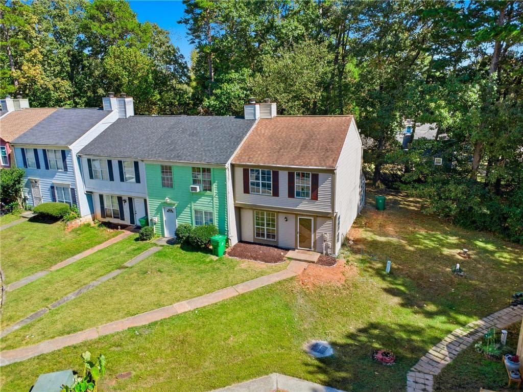 2 bedroom, 3 bathroom, 1,160 sq ft townhouse sold at 5651 Wells Circle, Stone Mountain, GA 30087