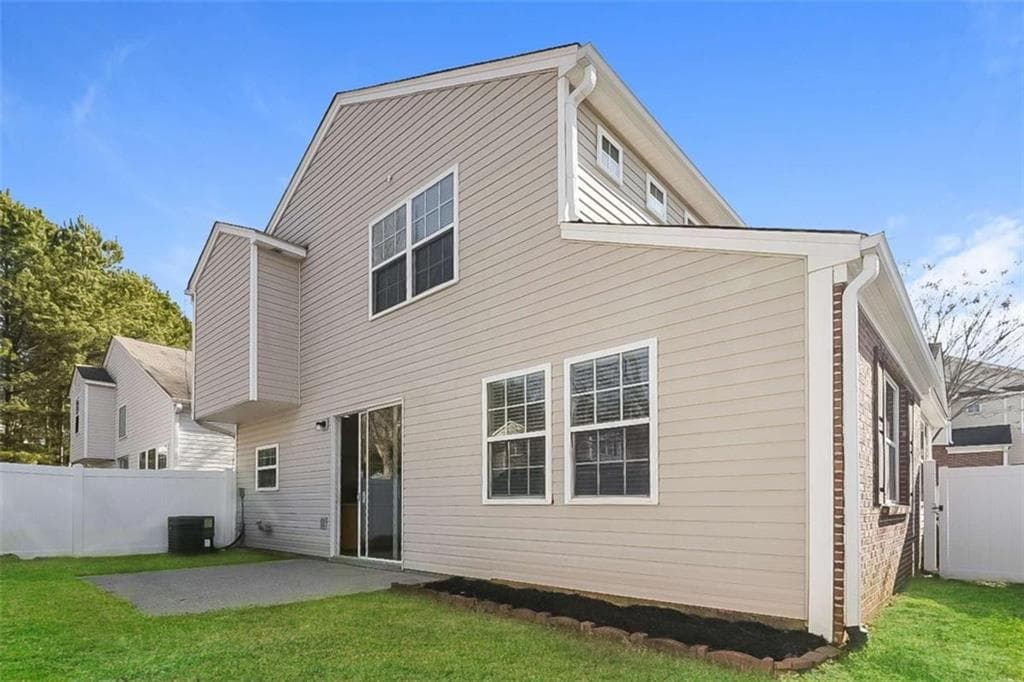 3 bedroom, 4 bathroom, 2,000 sq ft single family residence for sale at 328 Hiawassee Drive, Woodstock, GA 30188 — photo 2