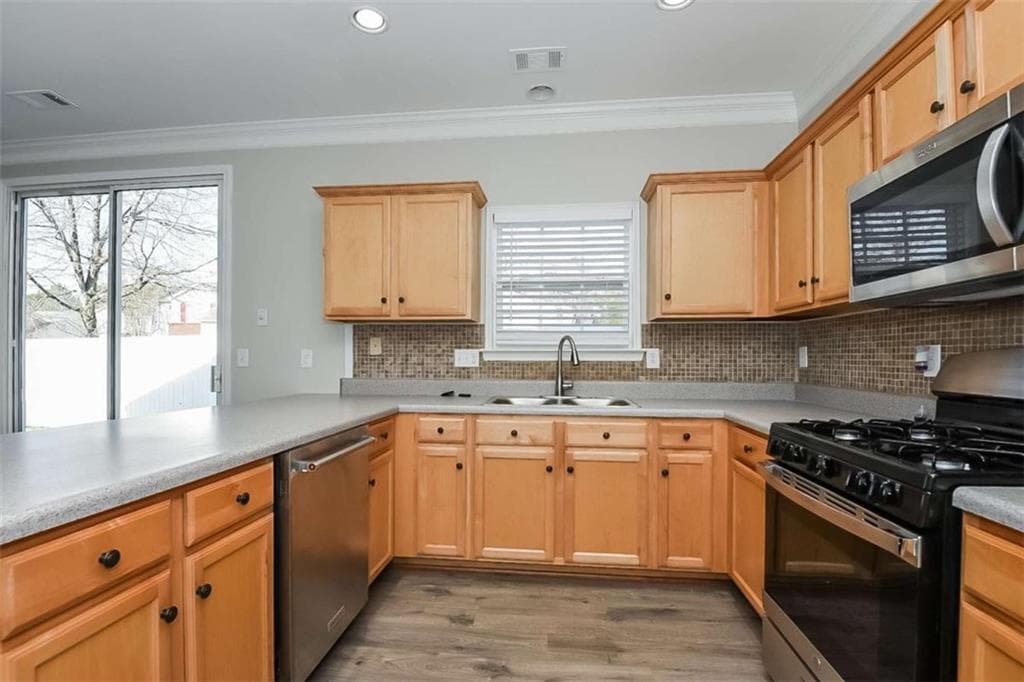 3 bedroom, 4 bathroom, 2,000 sq ft single family residence for sale at 328 Hiawassee Drive, Woodstock, GA 30188 — photo 7