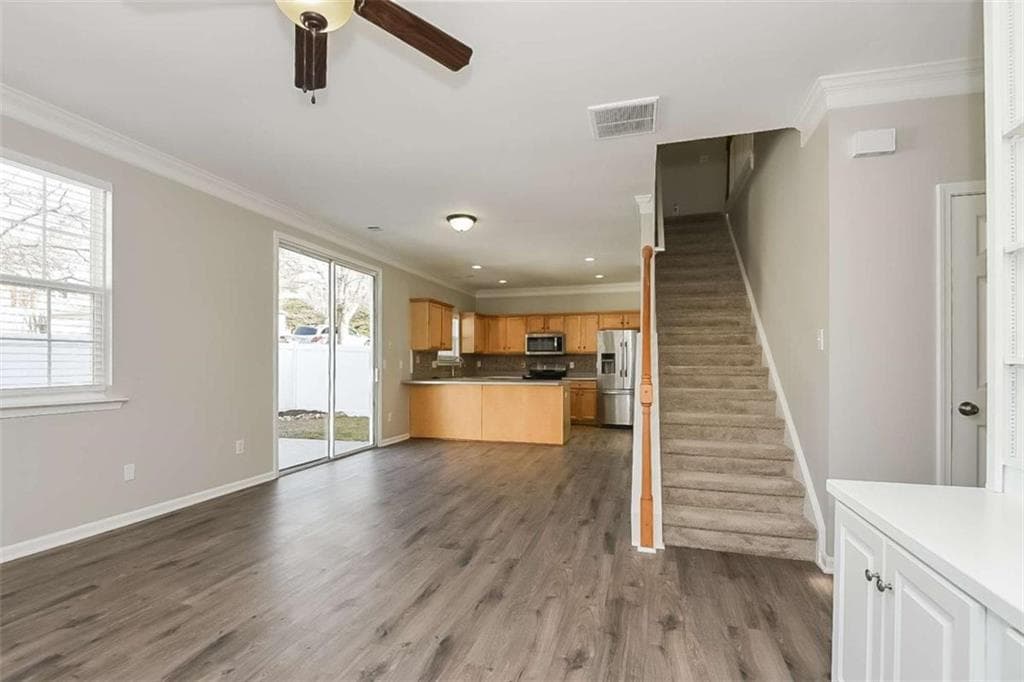 3 bedroom, 4 bathroom, 2,000 sq ft single family residence for sale at 328 Hiawassee Drive, Woodstock, GA 30188 — photo 9