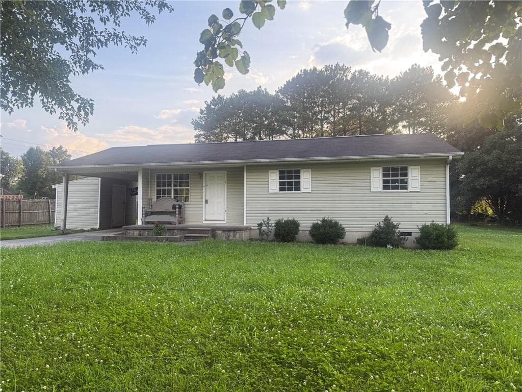 3 bedroom, 1 bathroom, 1,023 sq ft single family residence for sale at 118 Brooksmill Drive, Calhoun, GA 30701