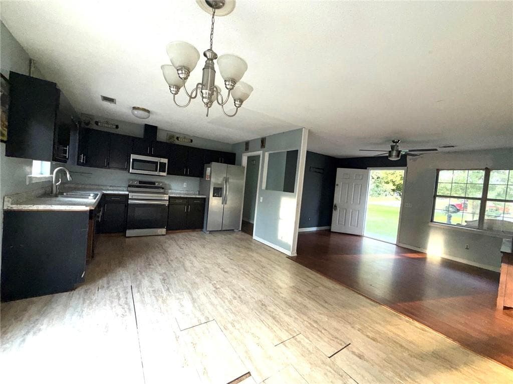 3 bedroom, 1 bathroom, 1,023 sq ft single family residence for sale at 118 Brooksmill Drive, Calhoun, GA 30701 — photo 6