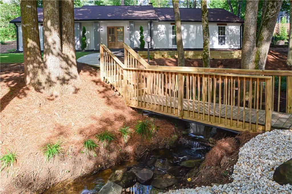 3 bedroom, 2 bathroom, 2,400 sq ft single family residence for sale at 776 Fairfield Drive, Marietta, GA 30068 — photo 3
