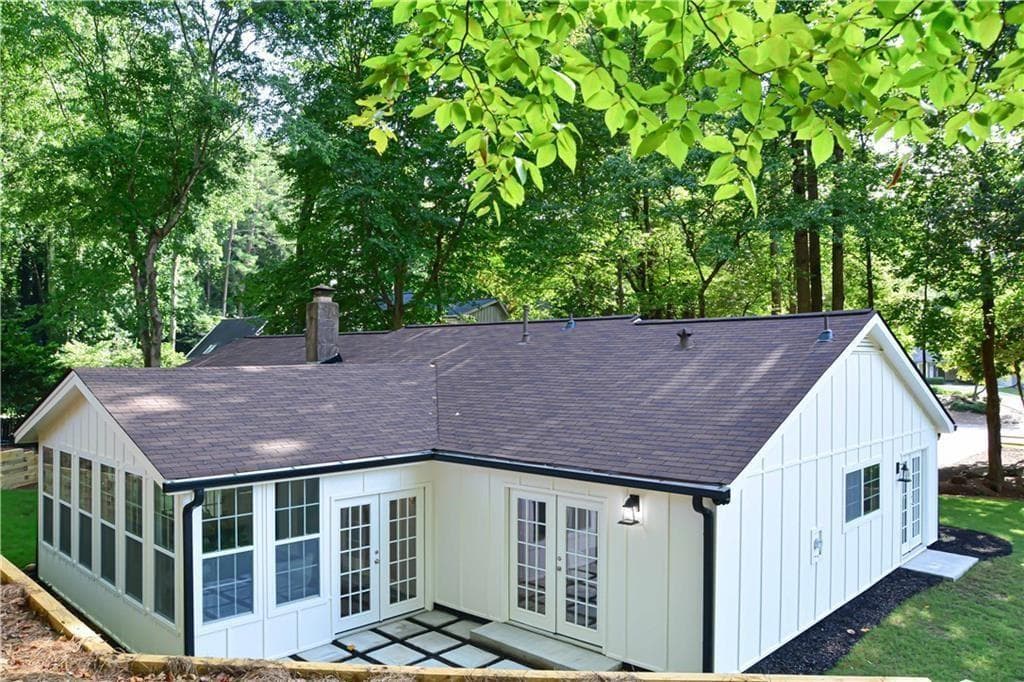 3 bedroom, 2 bathroom, 2,400 sq ft single family residence for sale at 776 Fairfield Drive, Marietta, GA 30068 — photo 6